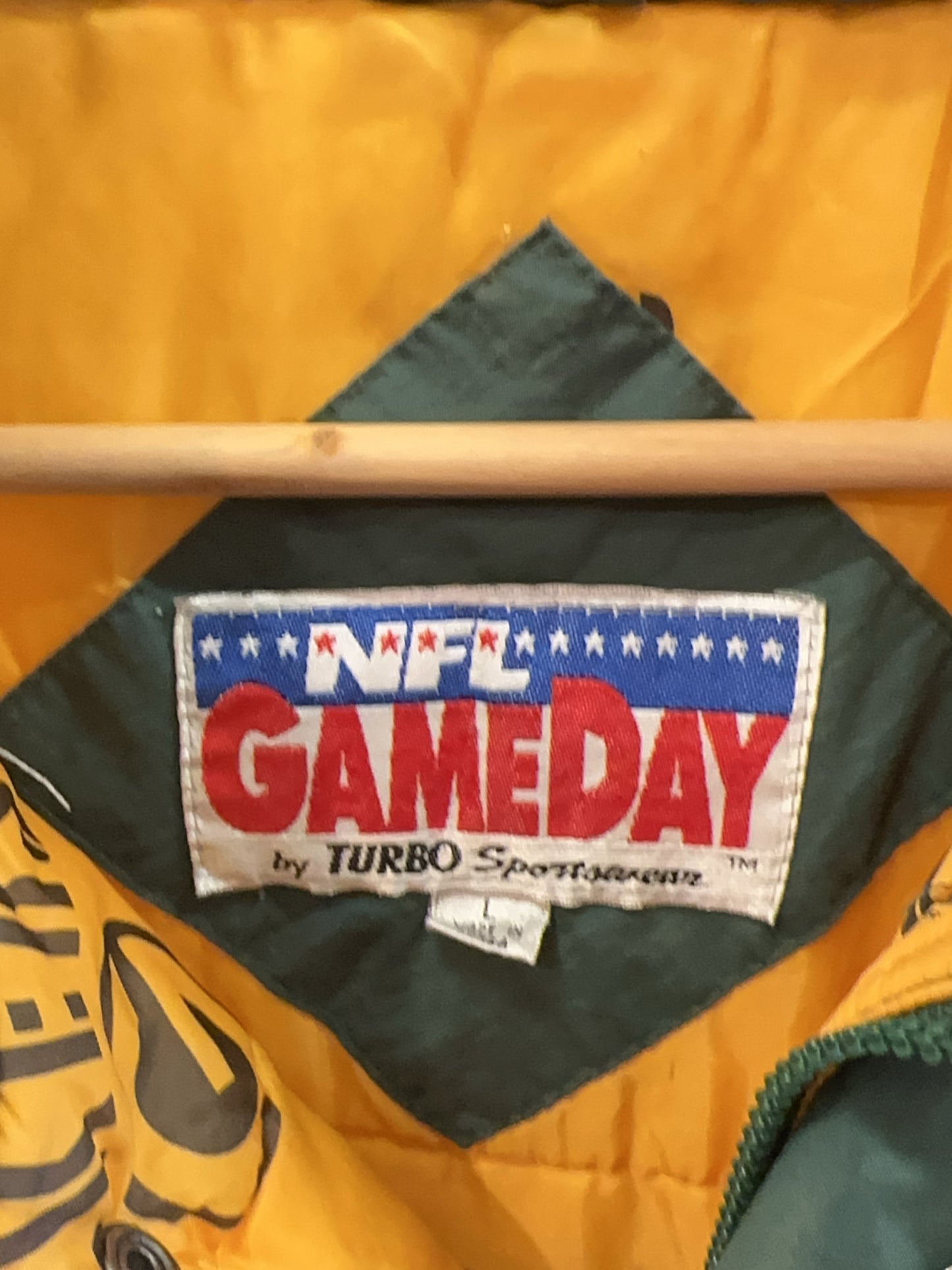 L - Vintage 1990's NFL Green Bay Packers Puffer Jacket