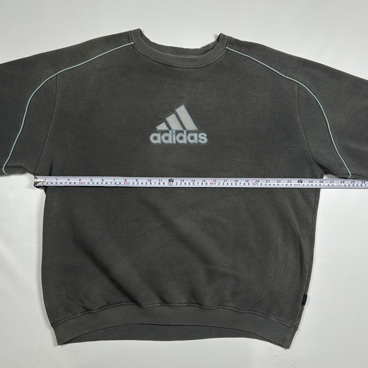 XL - Vintage 2000's Adidas Sweatshirt