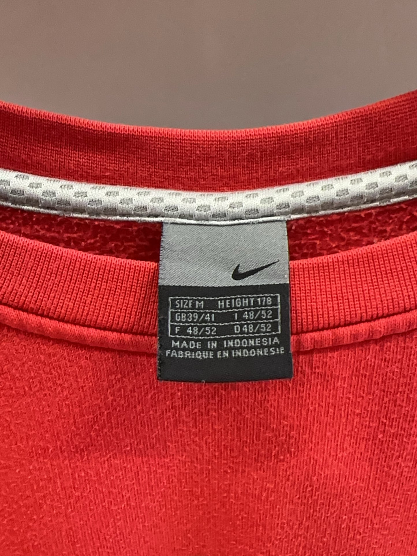 M - Vintage 2000's Nike Sweatshirt