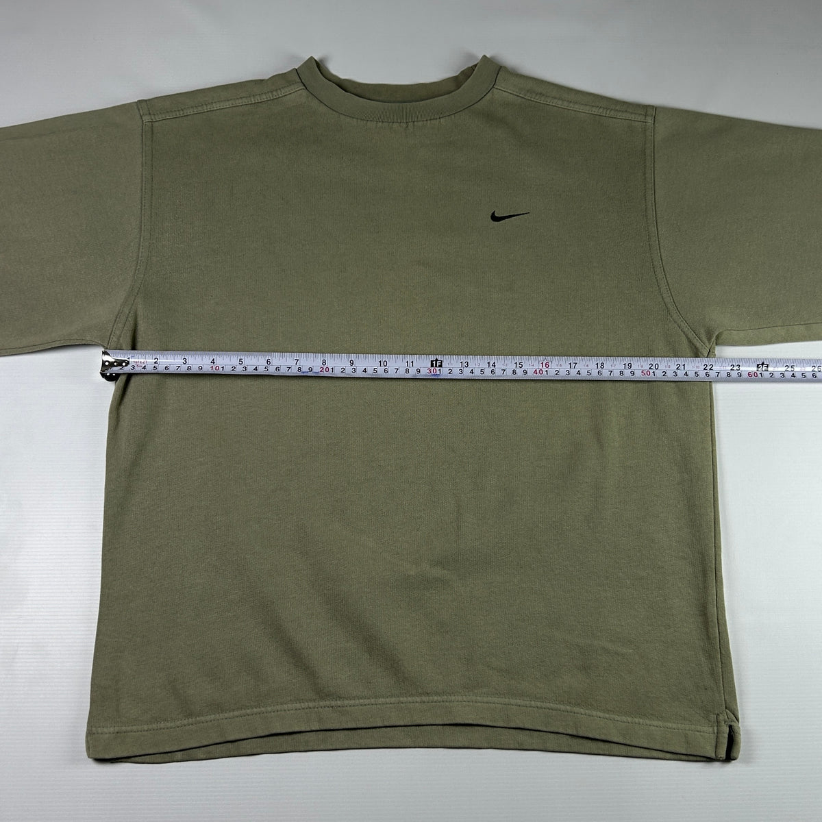 M - 2000's Nike Olive Green Long Sleeve Crewneck T-Shirt