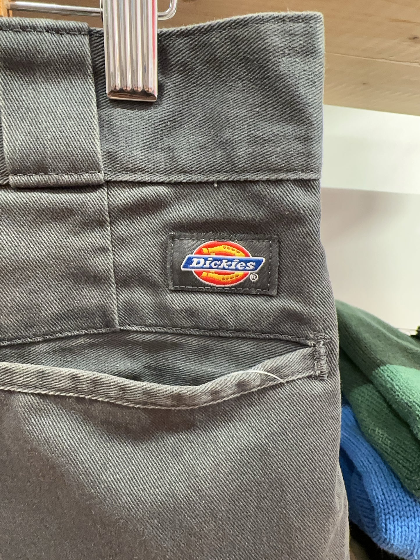 32 - Dickies Shorts