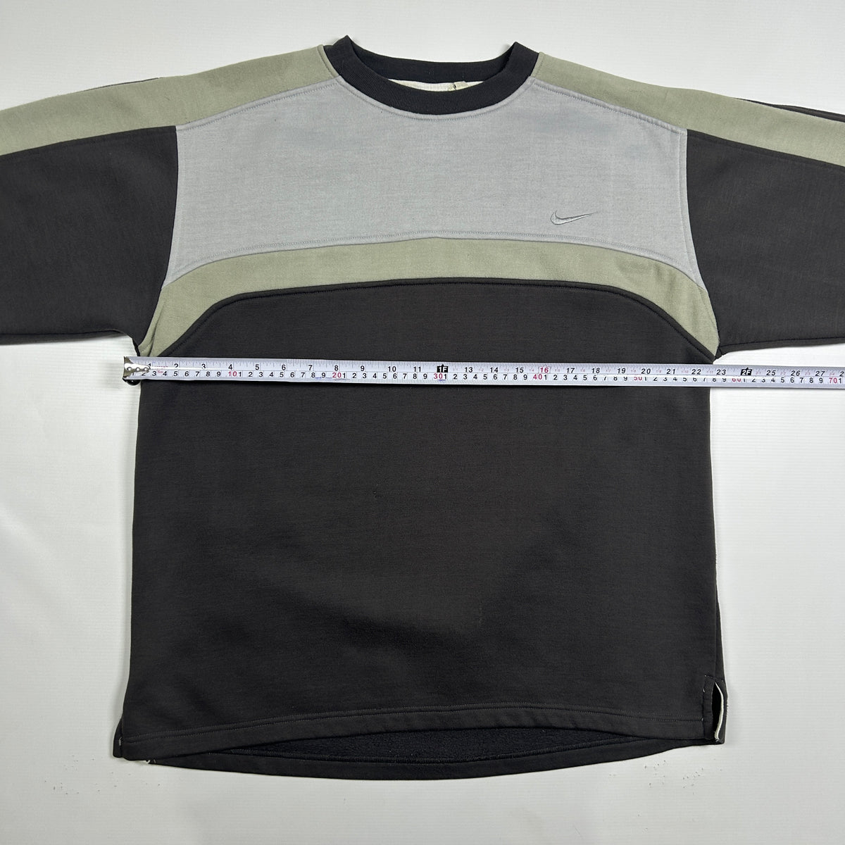 M - Vintage 2000's Nike Sweatshirt