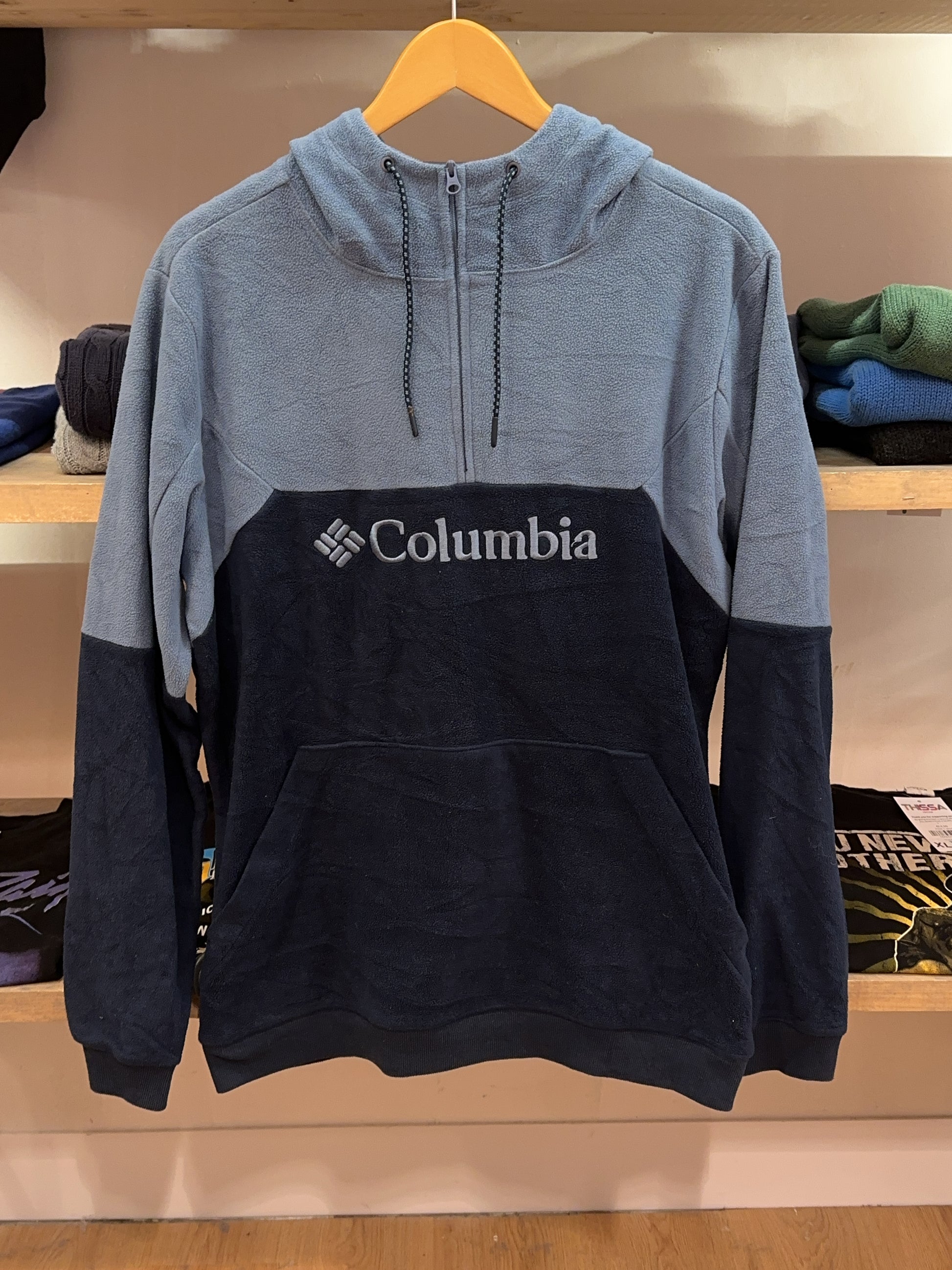 M - Columbia Fleece Hoodie