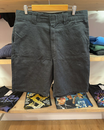 36 - Dickies Shorts