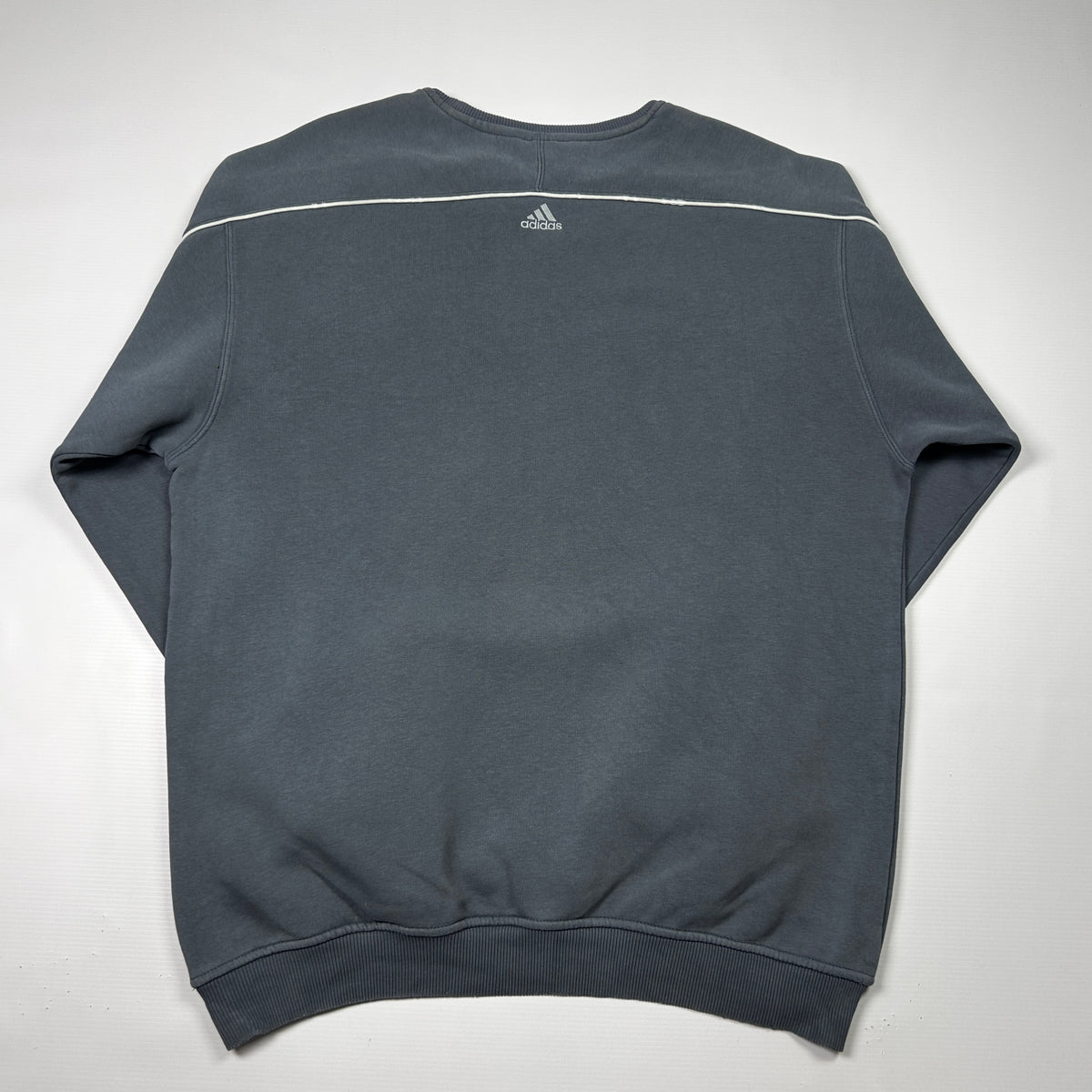 M - Vintage 2000's Adidas Sweatshirt