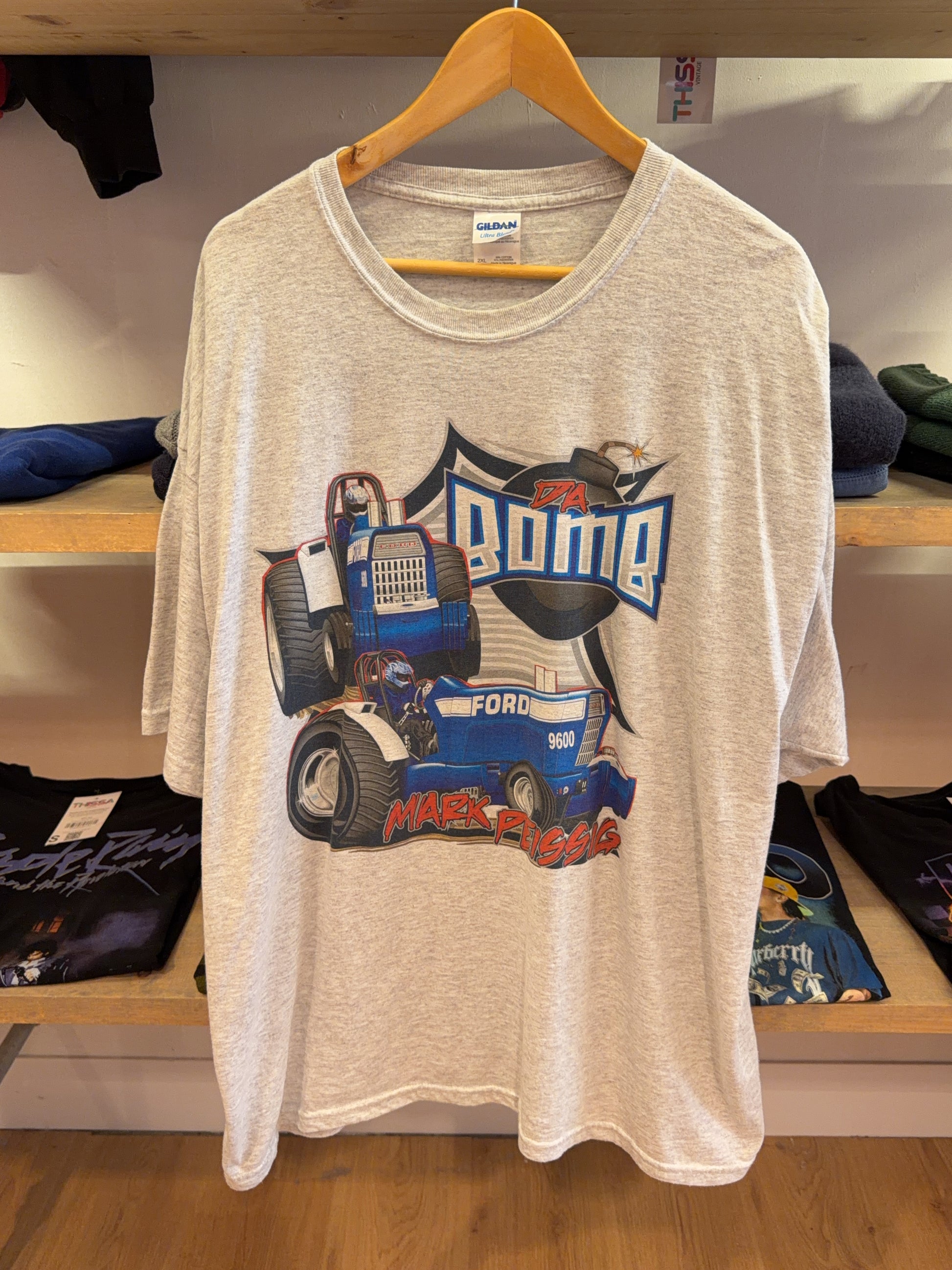XXL - Vintage Gildan Da Bomb Tractor Graphic T-Shirt