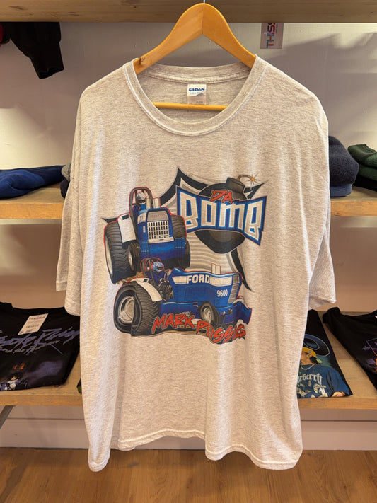 XXL - Vintage Gildan Da Bomb Tractor Graphic T-Shirt
