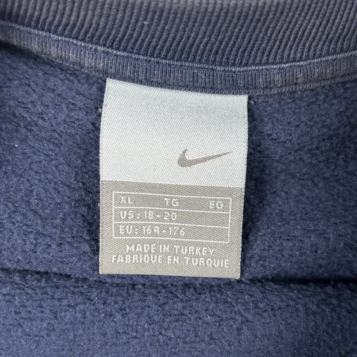 M - Vintage 2000's Nike Sweatshirt