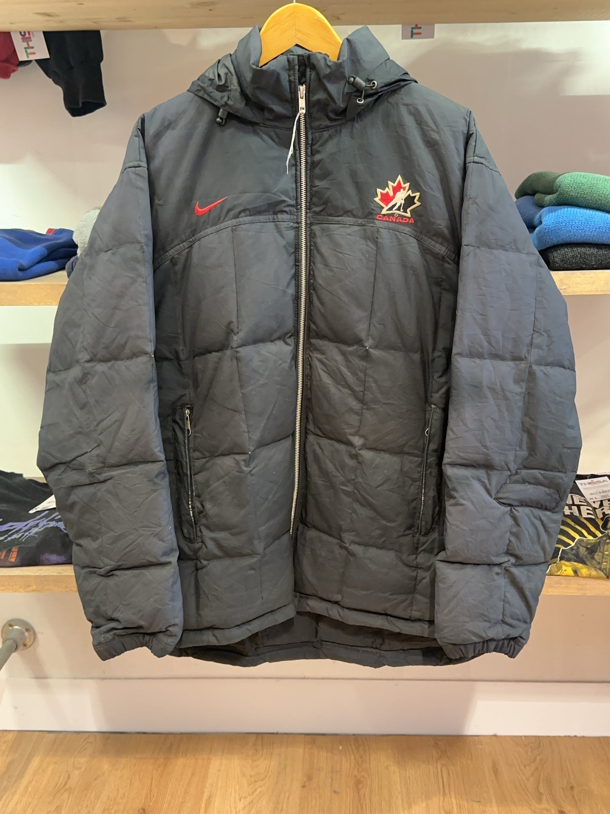 L - Vintage 2000's Nike Canada Ice Hockey Puffer Jacket