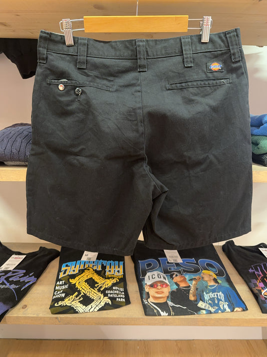 34 - Dickies Shorts