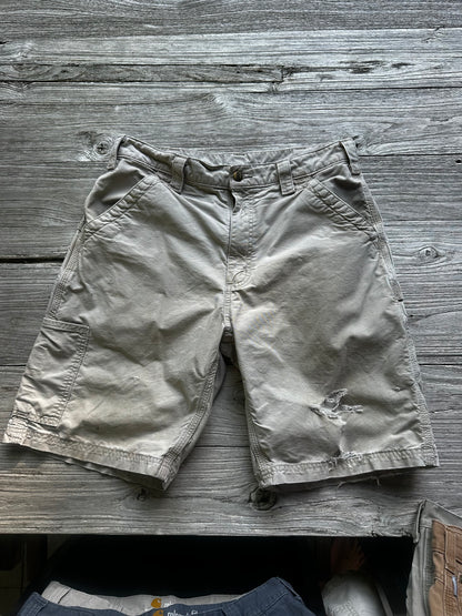 32 - Carhartt Shorts