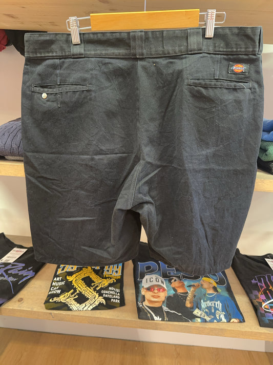 34 - Dickies Shorts
