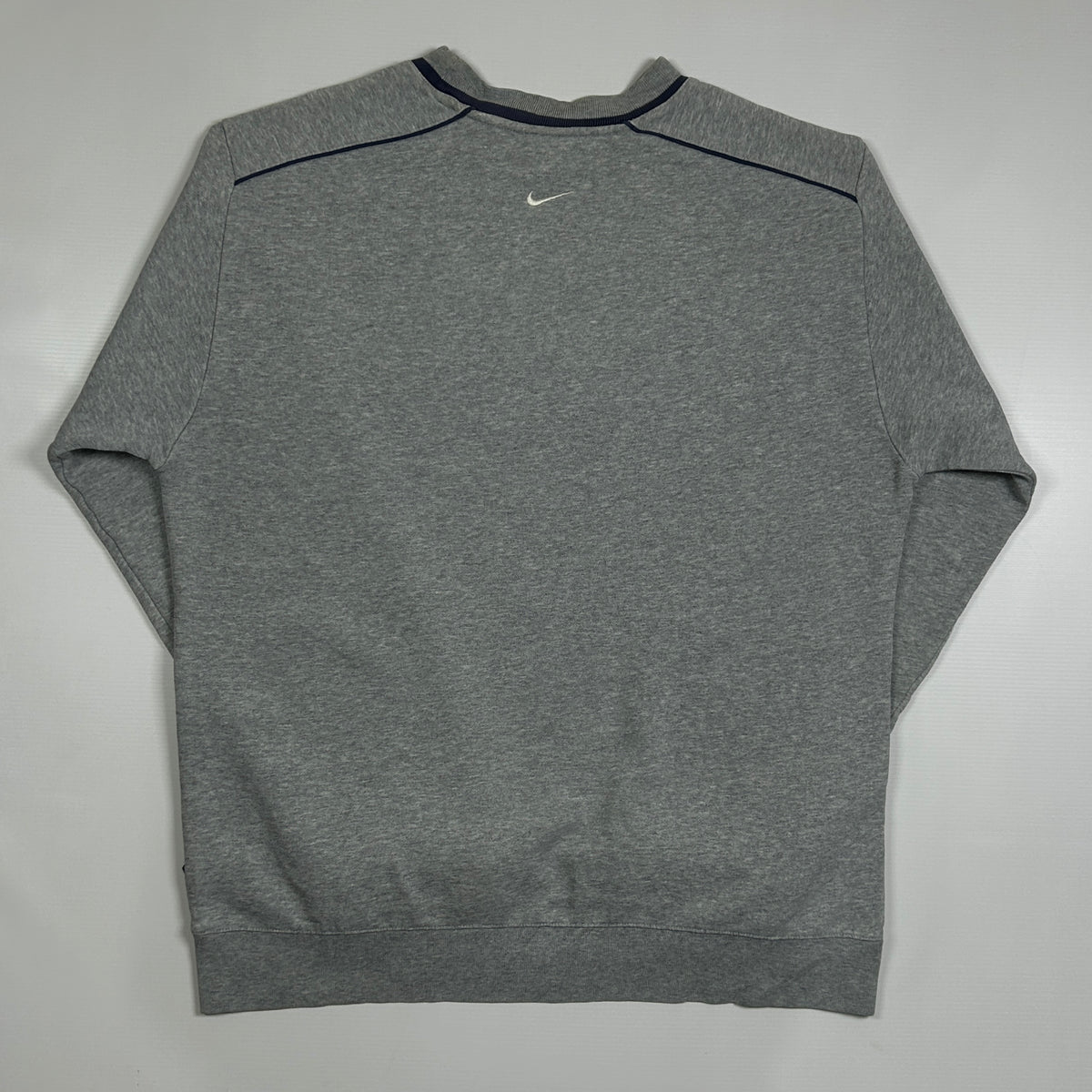 M - Vintage 2000's Nike Sweatshirt