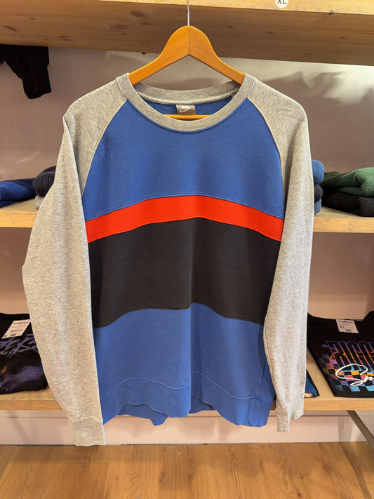 L - Vintage 2000's Nike Sweatshirt