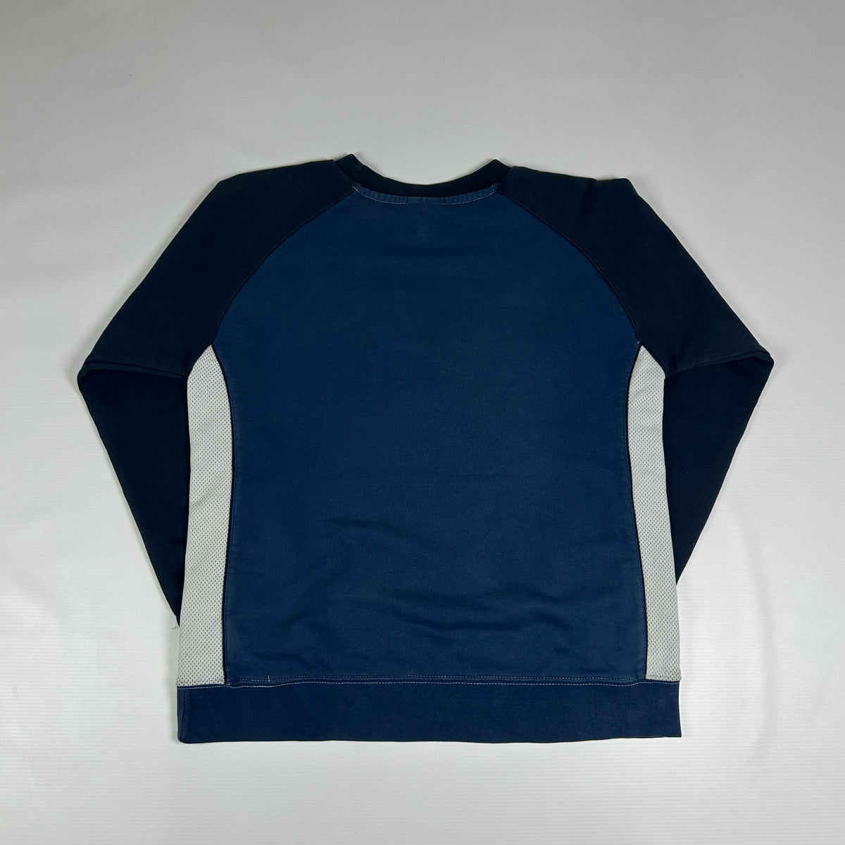 XS - Vintage 2000's Nike Sweatshirt