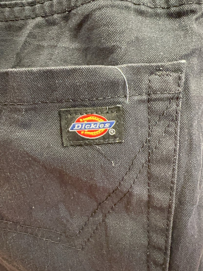 38 - Dickies Shorts