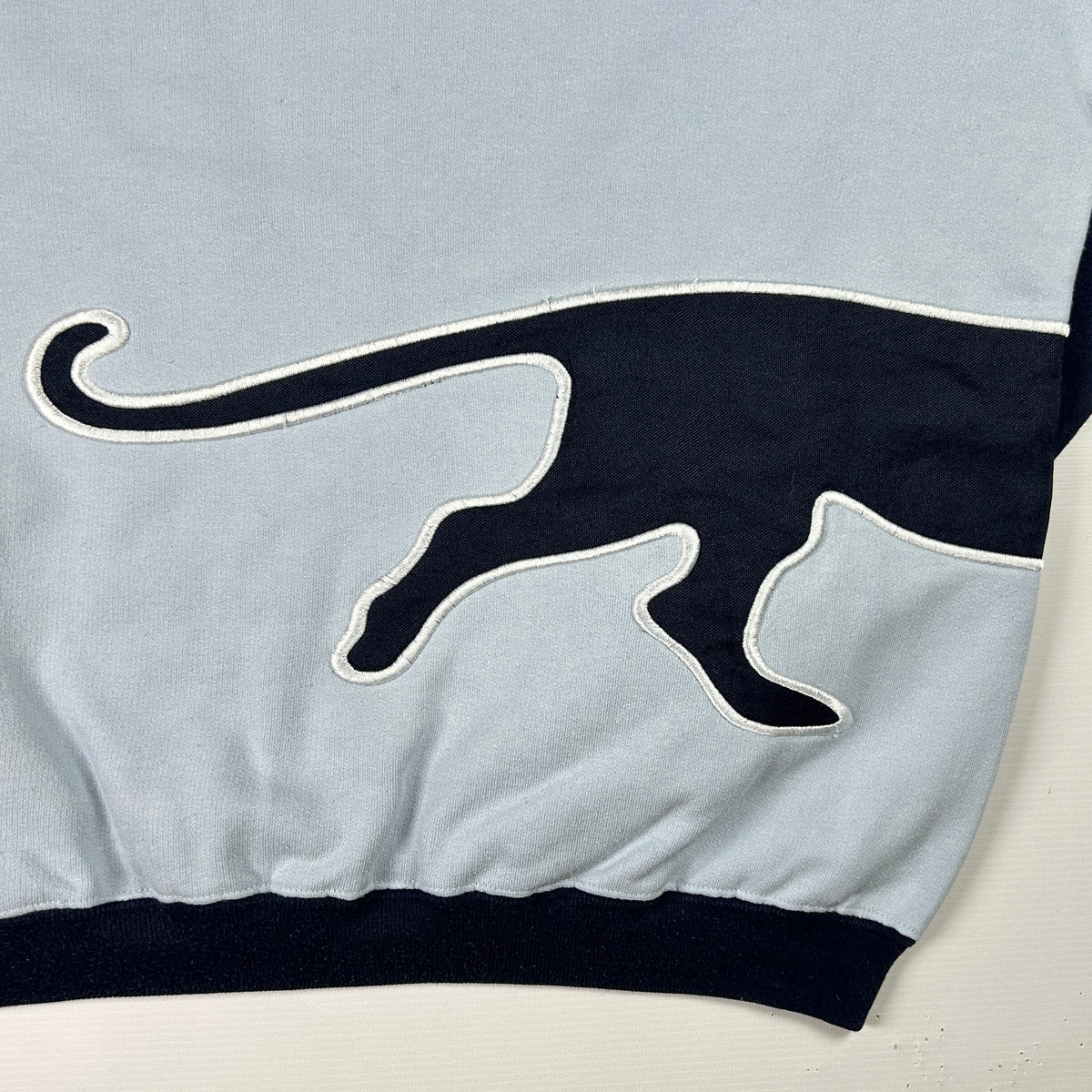 XL - Airness 1990's Panther Graphic Sweatshirt