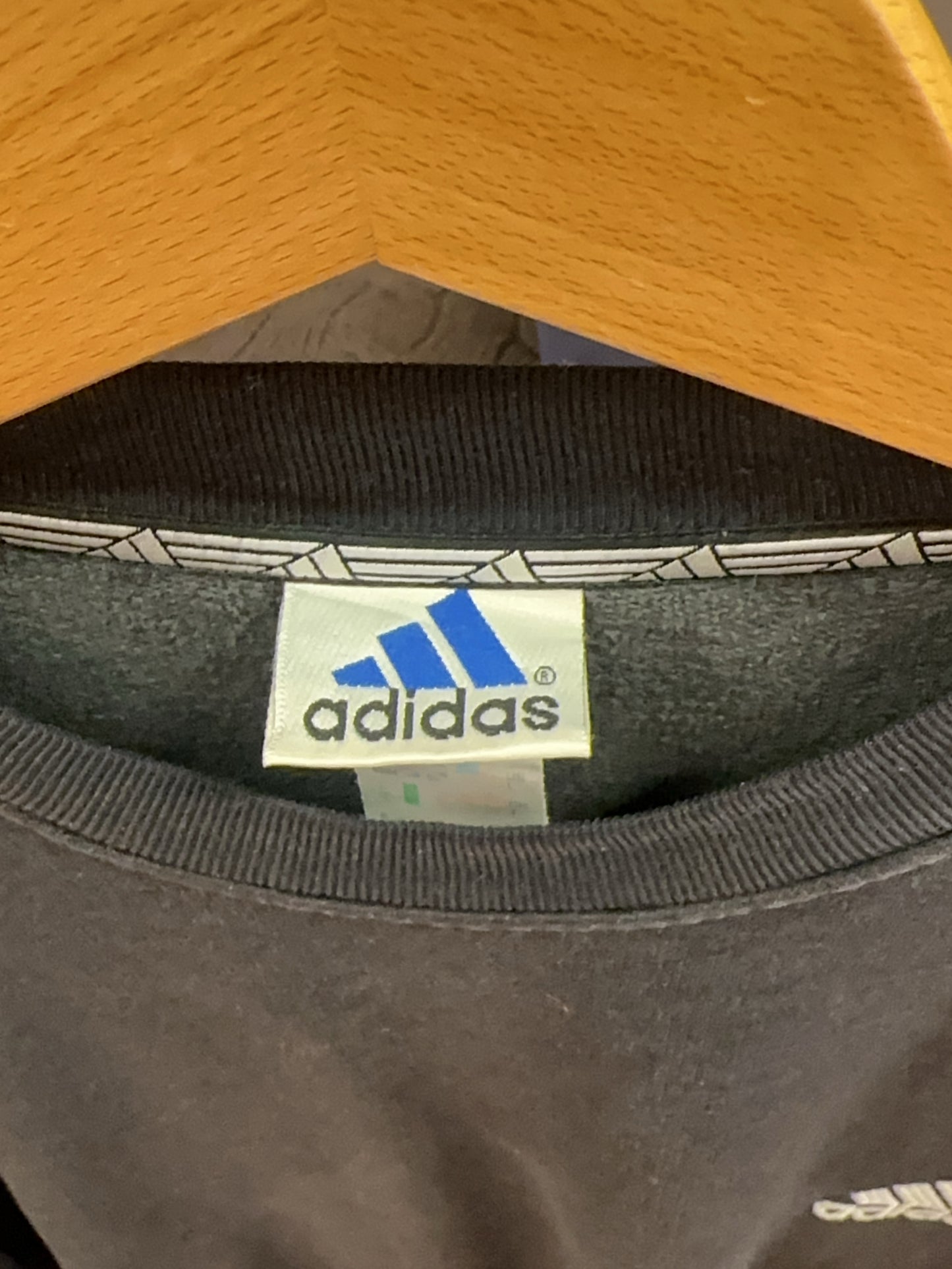 L - Vintage 2000's Adidas Sweatshirt