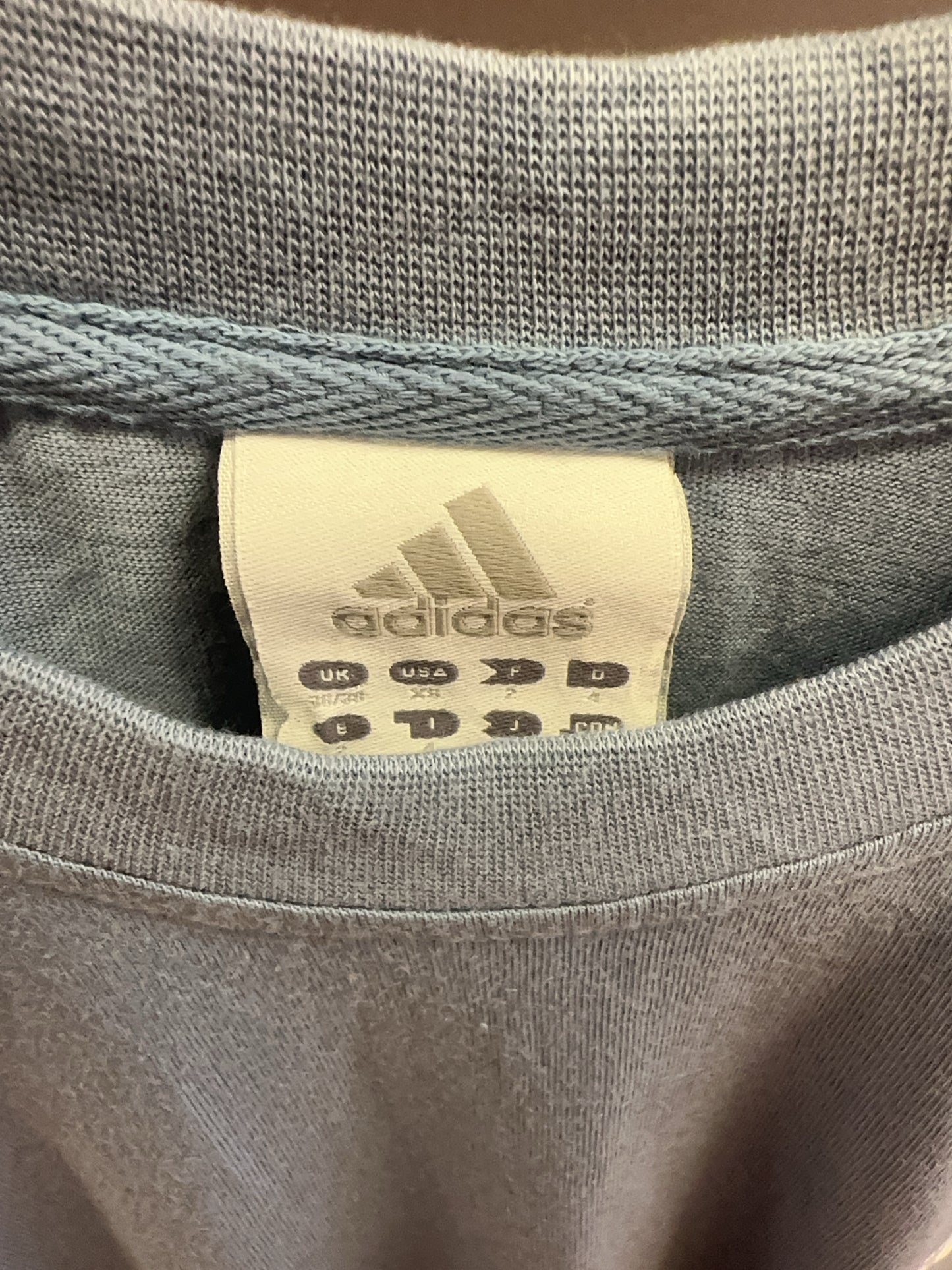 M - 2000's Adidas T-shirt
