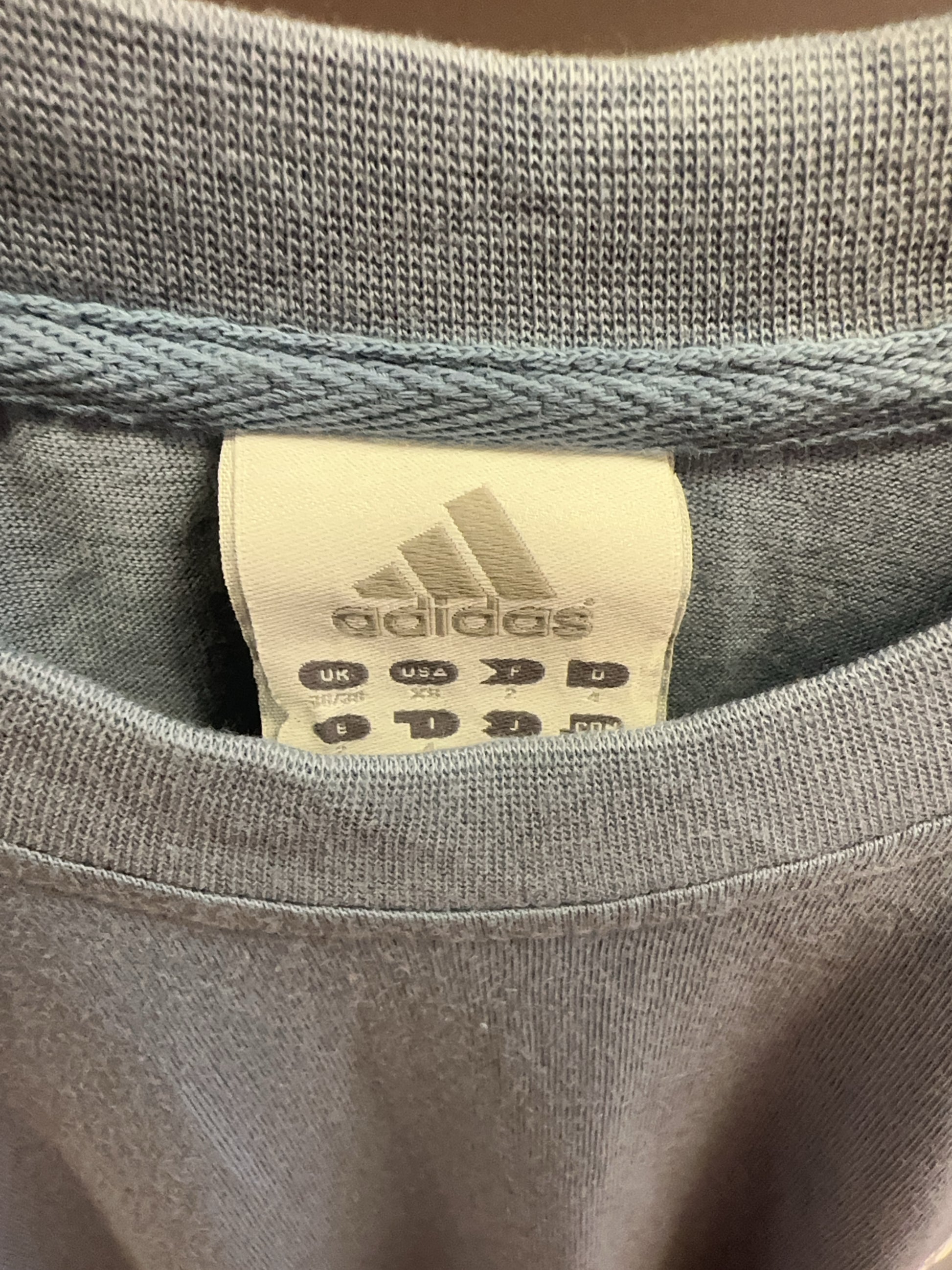 M - 2000's Adidas T-shirt