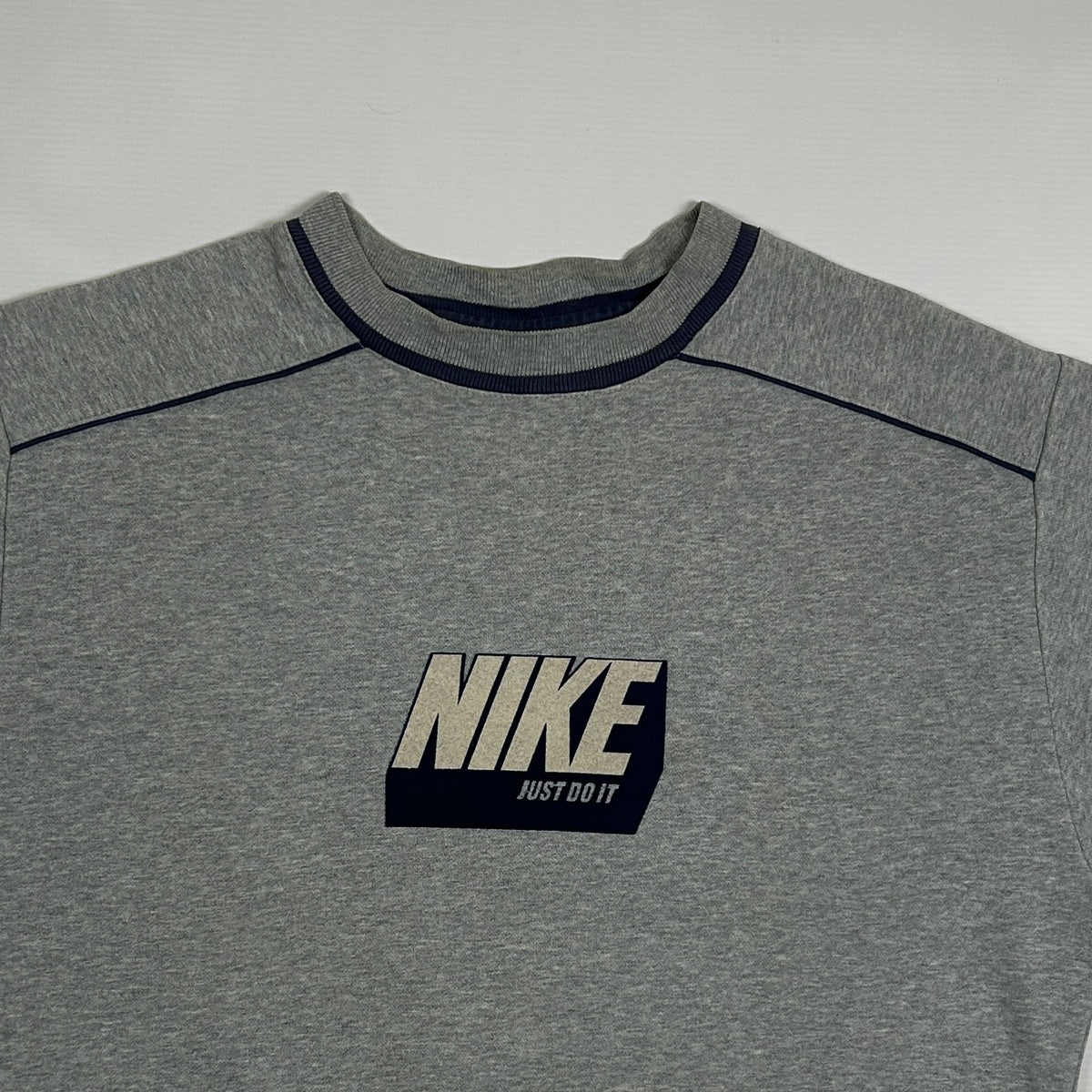M - Vintage 2000's Nike Sweatshirt