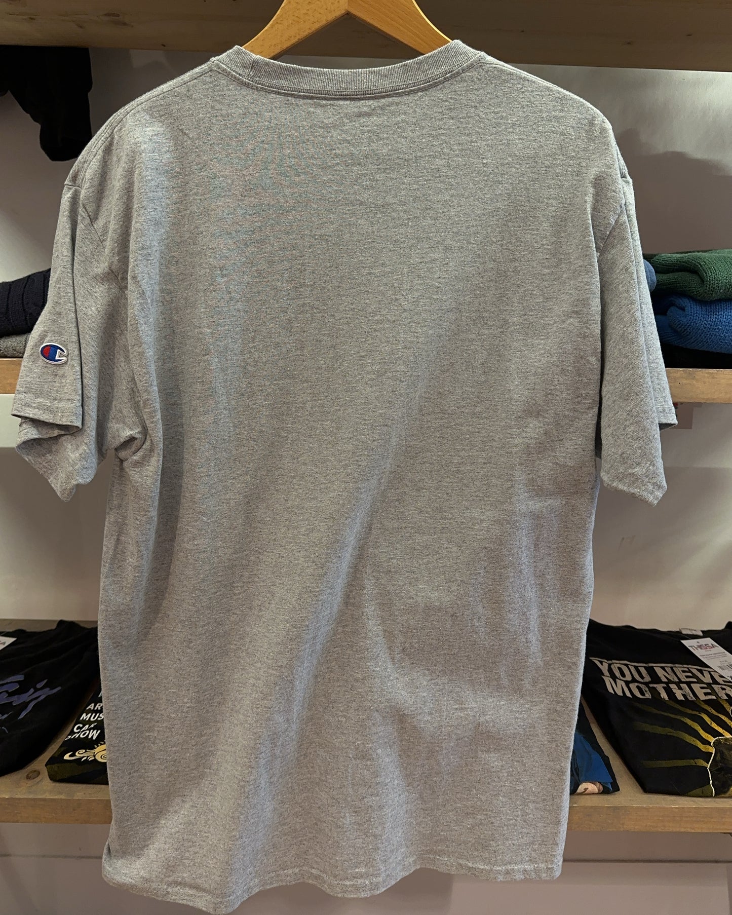 L - Champion T-shirt