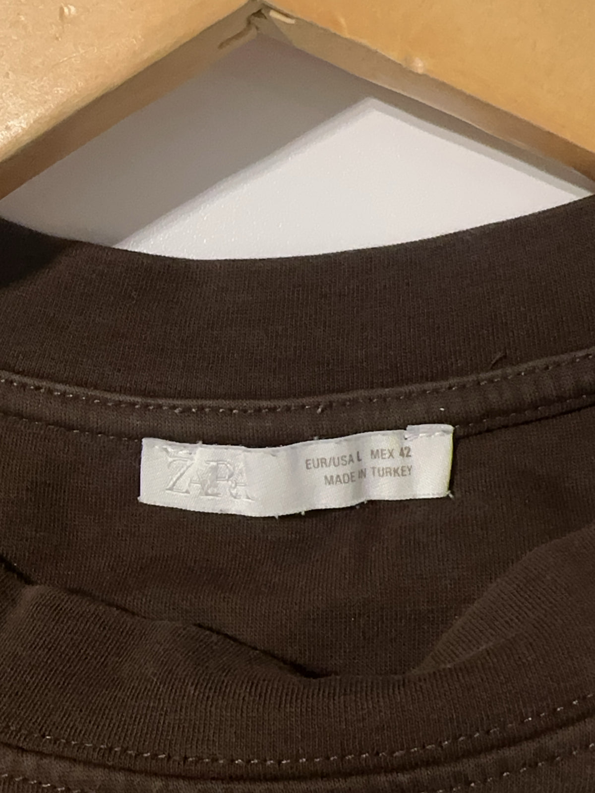 L - Uniqlo T-shirt