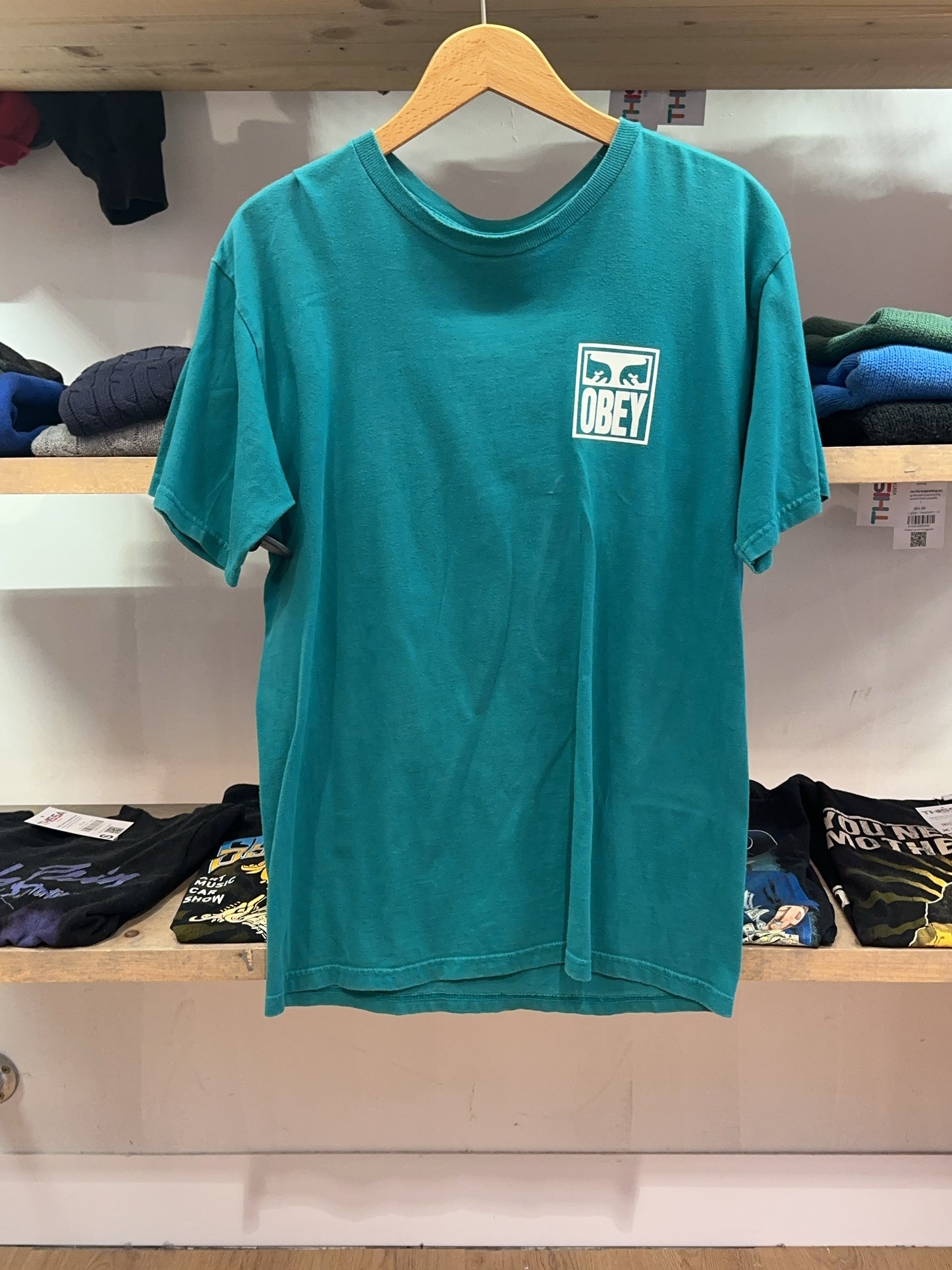 M - Obey T-shirt