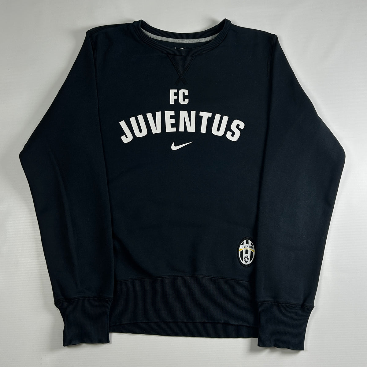 S - 2017-18 Juventus FC Nike Black Crewneck Sweatshirt
