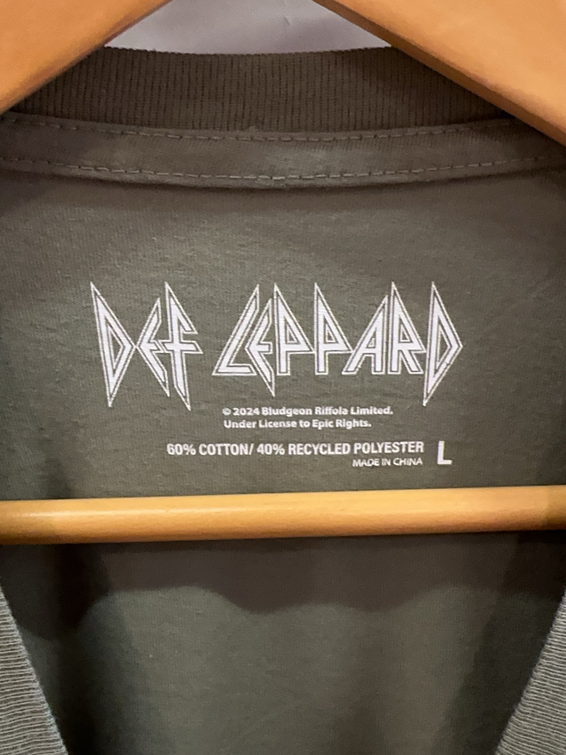 L - Def Leppard Band T-shirt