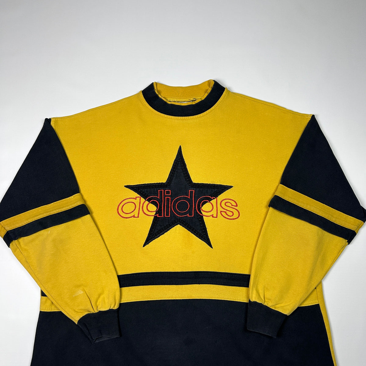 XL - 1980's Adidas Trefoil Star Graphic Sweatshirt
