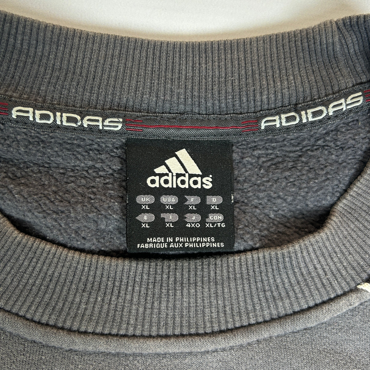 XL - Vintage 2000's Adidas Sweatshirt