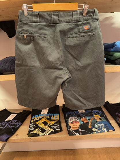 32 - Dickies Shorts