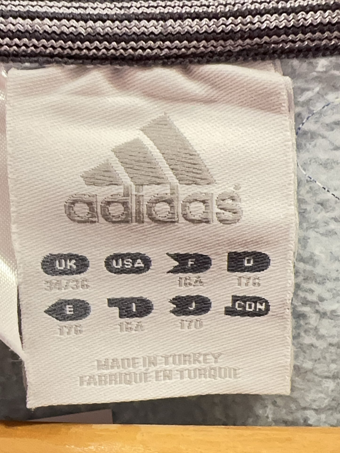 M - Vintage 2000's Adidas Sweatshirt