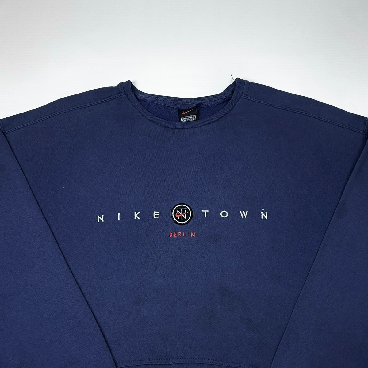 XL - 1990's Nike Town Berlin Navy Sweatshirt