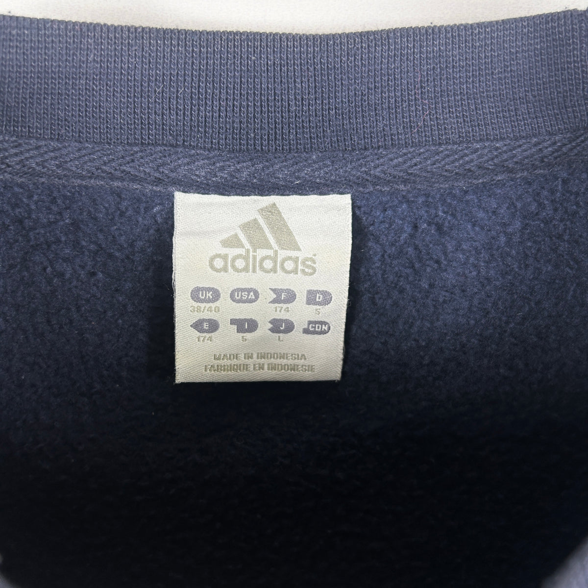 S - Vintage 2000's Adidas Sweatshirt