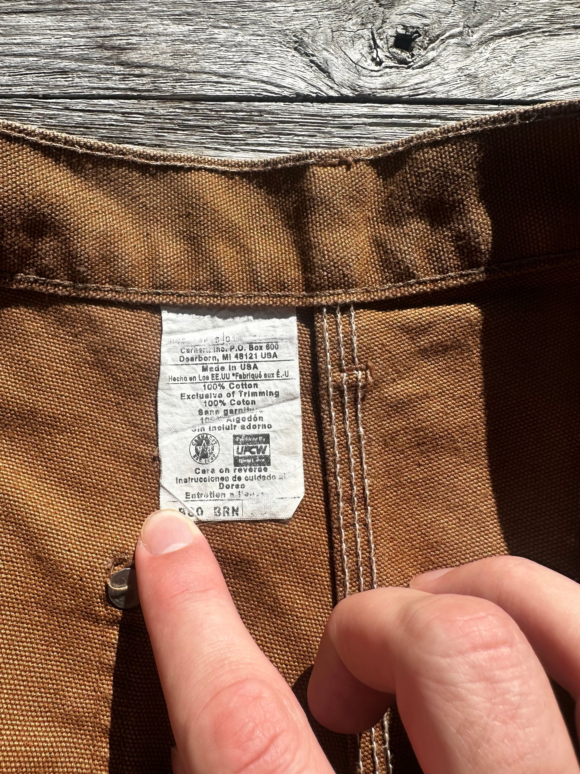 32 - Carhartt B80 BRN Shorts