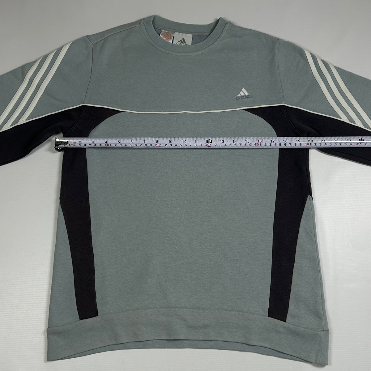 XS - Vintage 2000's Adidas Sweatshirt
