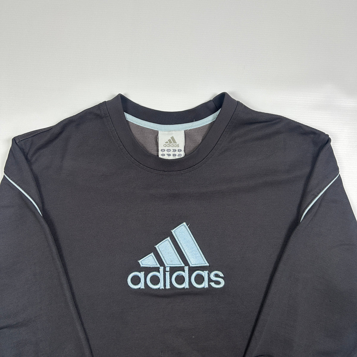L - Vintage 2000's Adidas Sweatshirt
