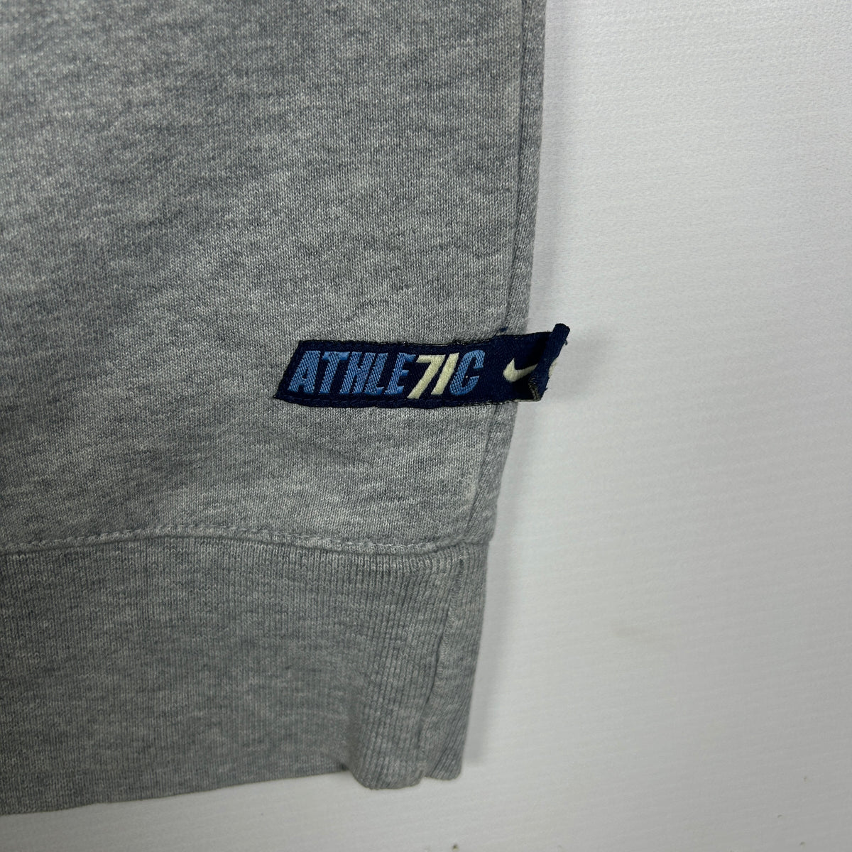 M - Vintage 2000's Nike Sweatshirt
