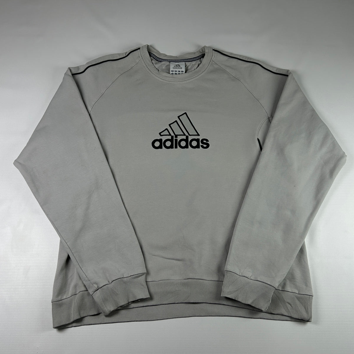 XL - Vintage 2000's Adidas Sweatshirt