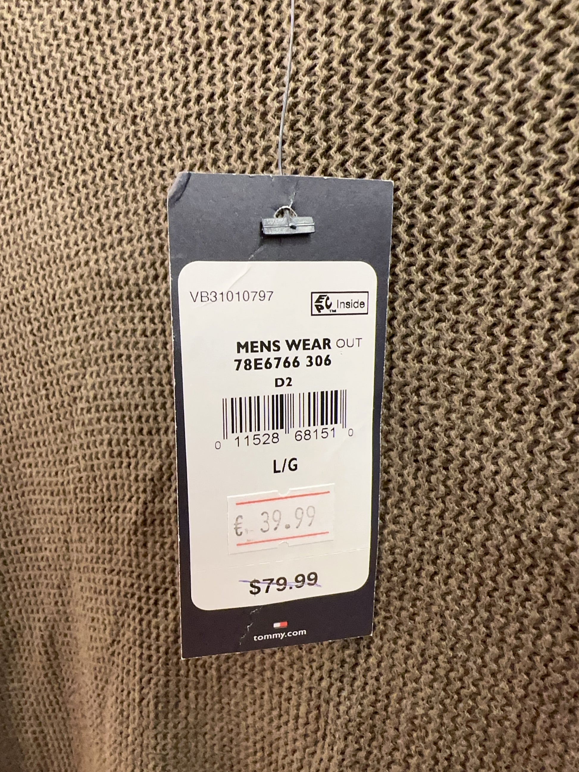 NEW Tommy Hilfiger Sweatshirt - L
