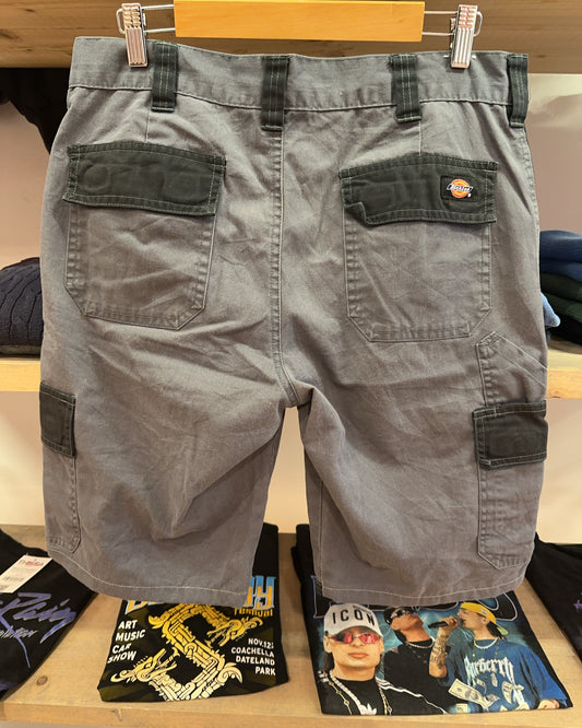 38 - Dickies Shorts