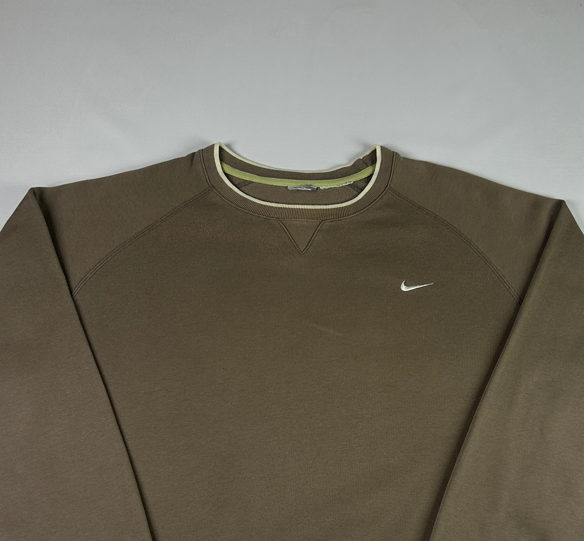 L - Vintage 2000's Nike Sweatshirt