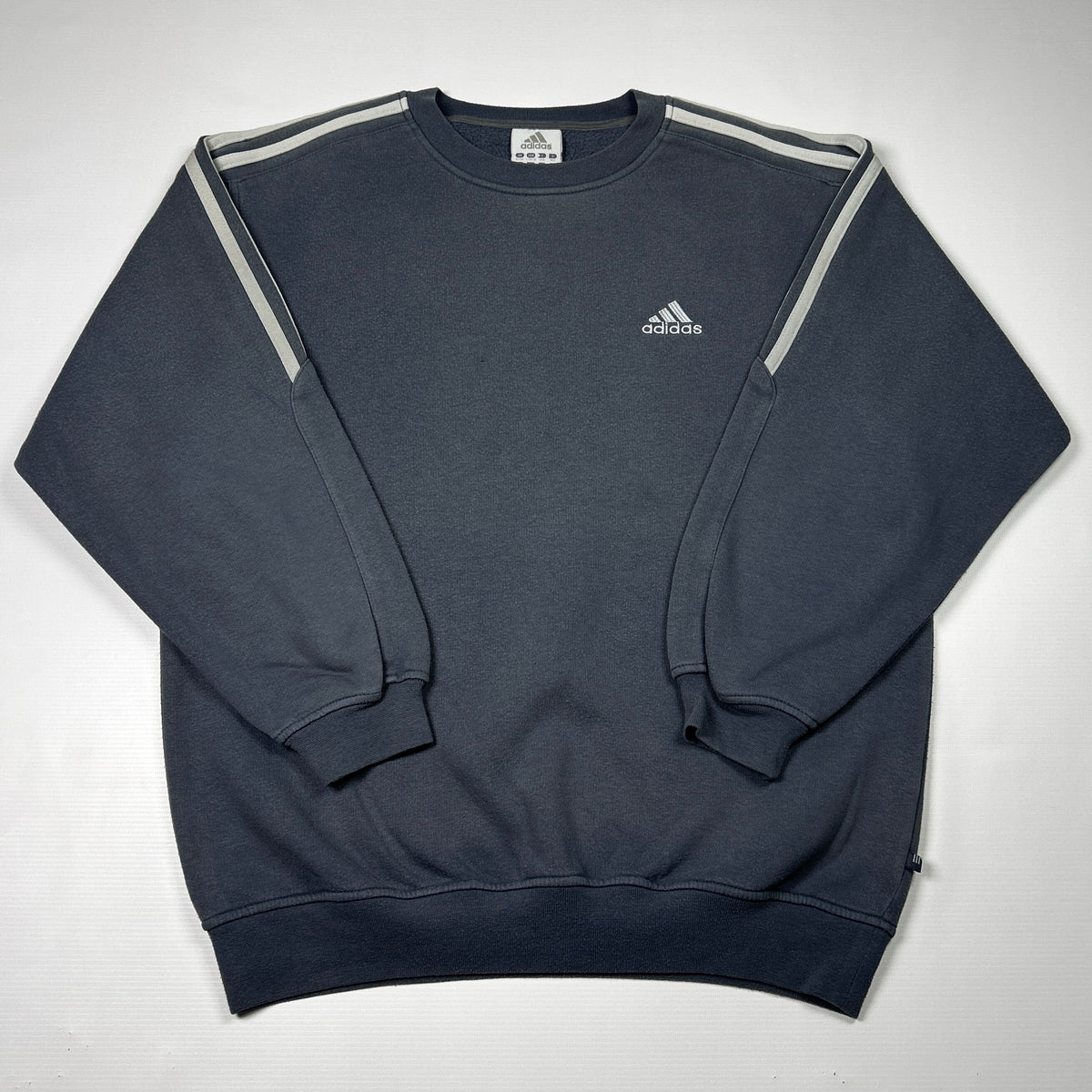 L - Vintage 2000's Adidas Sweatshirt