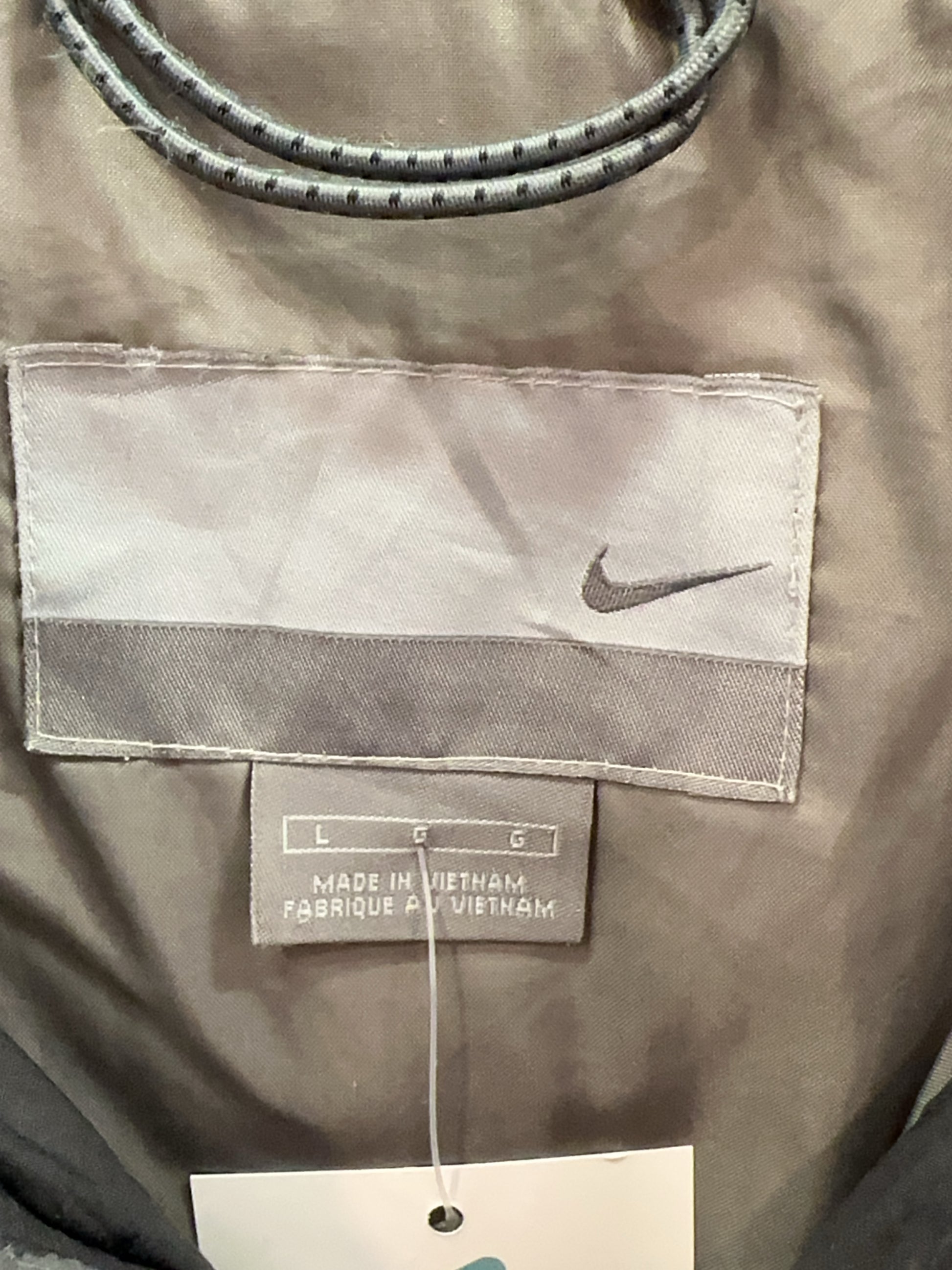 L - Nike Puffer Jacket