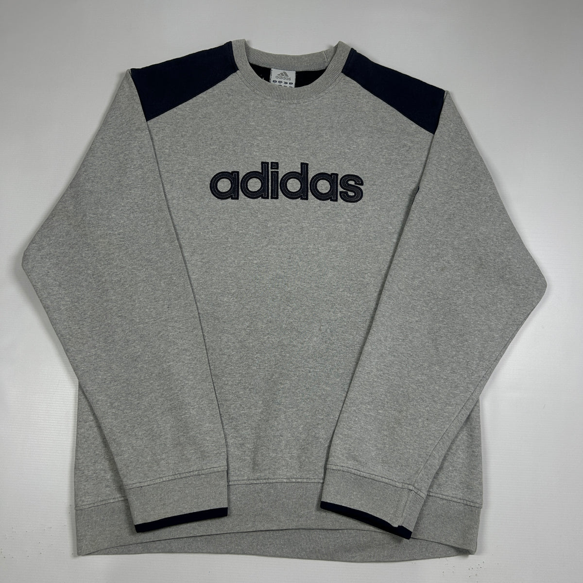 L - Vintage 2000's Adidas Sweatshirt