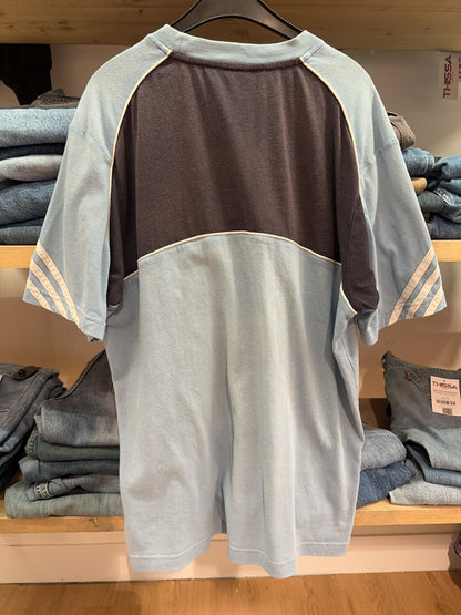 M - 2000's Adidas T-shirt