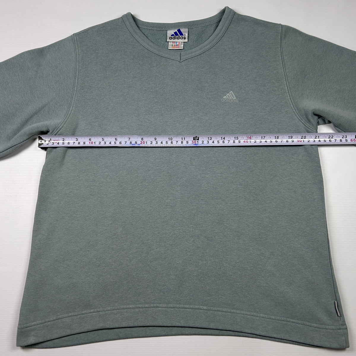 M - 2000's Adidas Gray Long Sleeve Crewneck Sweatshirt