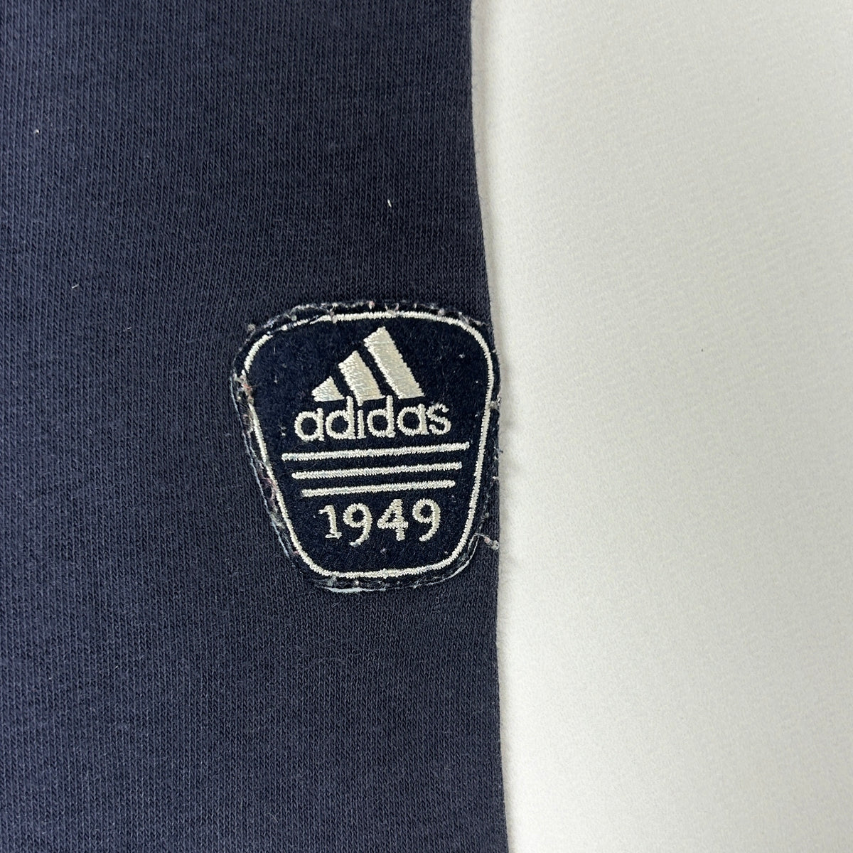 XS - Vintage 2000's Adidas Sweatshirt